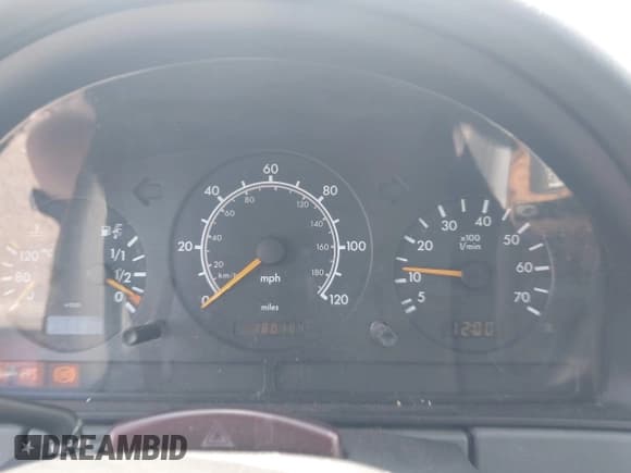 ✅ 1999 Mercedes-Benz M 320/430/500 • VIN: 4JGAB72E5XA075910 • Lot: 42805531. Wystawiony na IAAI z przebiegiem 180 194 mil. Bezpłatny archiwum sprzedaży aukcyjnych z USA i szczegółowy raport historii pojazdu na DreamBid. Zdjęcie 7.