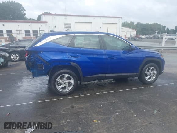 ✅ 2022 Hyundai Tucson SE • VIN: 5NMJACAE5NH070159 • Lot: 43309514. Wystawiony na IAAI z przebiegiem 77 621 mil. Bezpłatny archiwum sprzedaży aukcyjnych z USA i szczegółowy raport historii pojazdu na DreamBid. Zdjęcie 13.