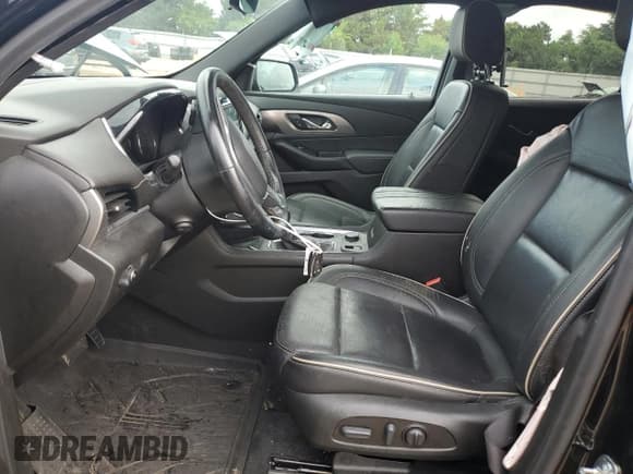 ✅ 2023 Chevrolet Traverse Premier • VIN: 1GNEVKKW8PJ208479 • Lot: 69153725. Wystawiony na Copart z przebiegiem 30 828 mil. Bezpłatny archiwum sprzedaży aukcyjnych z USA i szczegółowy raport historii pojazdu na DreamBid. Zdjęcie 7.