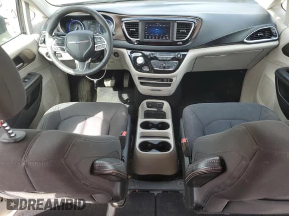 ✅ 2018 Chrysler Pacifica Touring • VIN: 2C4RC1DG9JR125291 • Лот: 55147165. Опубликован ранее на Copart с пробегом 96 073 миль. Бесплатный доступ к архиву аукционных продаж из США и подробный отчёт об истории автомобиля на DreamBid. Изображение 8.