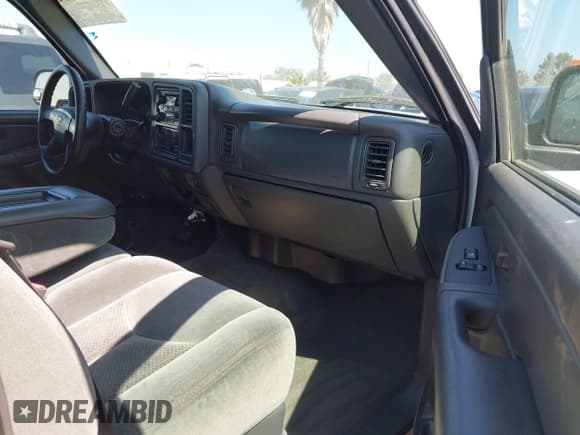 ✅ 2004 Chevrolet Silverado 2500 LT • VIN: 1GCGC23U64F158801 • Lot: 42887314. Wystawiony na IAAI z przebiegiem 124 427 mil. Bezpłatny archiwum sprzedaży aukcyjnych z USA i szczegółowy raport historii pojazdu na DreamBid. Zdjęcie 5.