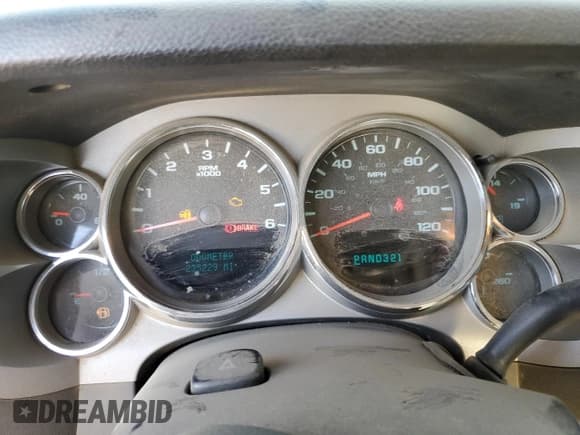 ✅ 2008 Chevrolet Silverado 1500 2LT • VIN: 2GCEC19J881205807 • Lot: 76701164. Listed on Copart with 235,229 mi. Free auction sales archive from the USA and detailed vehicle history report at DreamBid. Image 9.