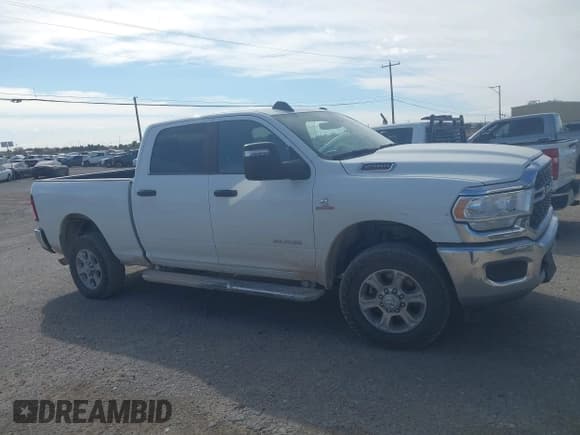 ✅ 2024 Ram 2500 Big Horn • VIN: 3C6UR5DL5RG311173 • Лот: 43805650. Опубликован ранее на IAAI с пробегом 45 227 миль. Бесплатный доступ к архиву аукционных продаж из США и подробный отчёт об истории автомобиля на DreamBid. Изображение 13.