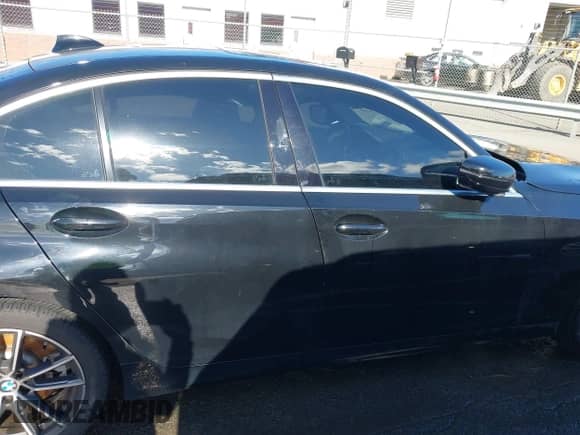 2020 BMW 3 Series 330i xDrive с VIN WBA5R7C06LFH40038, выставлен на аукционе IAAI как лот 41780401 с пробегом 100 588 миль миль и . История ставок и продаж доступна на DreamBid. Изображение 13.