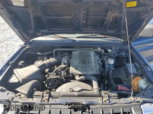 ✅ 2001 Mitsubishi Montero Sport XLS • VIN: JA4LS31HX1P009076 • Lot: 71957395. Wystawiony na Copart z przebiegiem 298 523 mil. Bezpłatny archiwum sprzedaży aukcyjnych z USA i szczegółowy raport historii pojazdu na DreamBid. Zdjęcie 11.