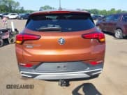 ✅ 2020 Buick Encore GX Select • VIN: KL4MMDS25LB122982 • Lot: 42799016. Wystawiony na IAAI z przebiegiem 60 555 mil. Bezpłatny archiwum sprzedaży aukcyjnych z USA i szczegółowy raport historii pojazdu na DreamBid. Zdjęcie 16.