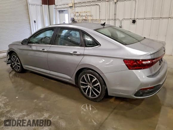 ✅ 2025 Volkswagen Jetta SE • VIN: 3VW7X7BU3SM017570 • Лот: 94264565. Опубликован ранее на Copart с пробегом 37 691 миль. Бесплатный доступ к архиву аукционных продаж из США и подробный отчёт об истории автомобиля на DreamBid. Изображение 2.