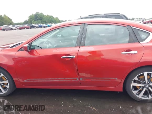 ✅ 2016 Nissan Altima SL • VIN: 1N4BL3AP7GC263131 • Lot: 43007995. Wystawiony na IAAI z przebiegiem 101 996 mil. Bezpłatny archiwum sprzedaży aukcyjnych z USA i szczegółowy raport historii pojazdu na DreamBid. Zdjęcie 15.