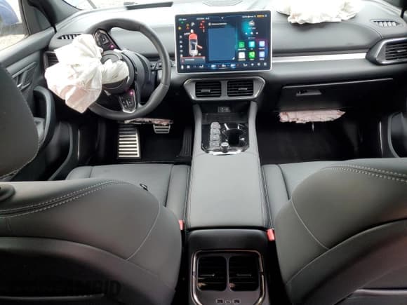 ✅ 2024 VinFast VF 8 Plus • VIN: RLLV1AFAXRH008488 • Lot: 85817355. Wystawiony na Copart z przebiegiem 7 148 mil. Bezpłatny archiwum sprzedaży aukcyjnych z USA i szczegółowy raport historii pojazdu na DreamBid. Zdjęcie 8.