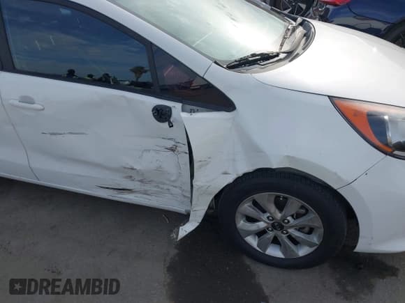 ✅ 2016 Kia Rio SX • VIN: KNADN5A3XG6590298 • Лот: 43106856. Опубликован ранее на IAAI с пробегом 102 597 миль. Бесплатный доступ к архиву аукционных продаж из США и подробный отчёт об истории автомобиля на DreamBid. Изображение 6.