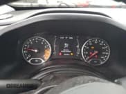 ✅ 2017 Jeep Renegade Latitude • VIN: ZACCJBBB2HPF95850 • Лот: 93422155. Опубликован ранее на Copart с пробегом 52 276 миль. Бесплатный доступ к архиву аукционных продаж из США и подробный отчёт об истории автомобиля на DreamBid. Изображение 9.