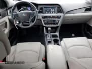 ✅ 2017 Hyundai Sonata Sport • VIN: 5NPE34AF9HH570424 • Лот: 90122105. Опубликован ранее на Copart с пробегом 116 114 миль. Бесплатный доступ к архиву аукционных продаж из США и подробный отчёт об истории автомобиля на DreamBid. Изображение 8.