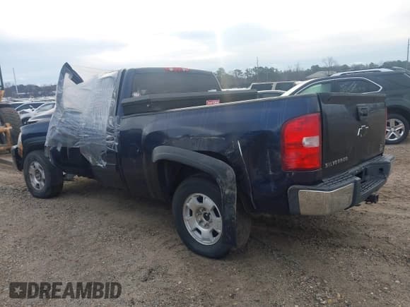 ✅ 2011 Chevrolet Silverado 1500 LT • VIN: 1GCRKSE33BZ463135 • Lot: 42979352. Wystawiony na IAAI z przebiegiem Nie podano. Bezpłatny archiwum sprzedaży aukcyjnych z USA i szczegółowy raport historii pojazdu na DreamBid. Zdjęcie 3.