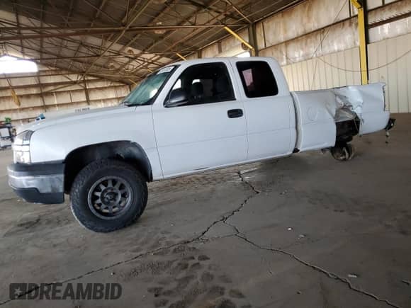 ✅ 2005 Chevrolet Silverado 1500 LS • VIN: 1GCEK19V05Z102728 • Lot: 42457325. Wystawiony na Copart z przebiegiem 313 488 mil mil. Skorzystaj z bezpłatnego archiwum sprzedaży aukcyjnych z USA i zobacz szczegółowy raport historii pojazdu na DreamBid. Zdjęcie 1.
