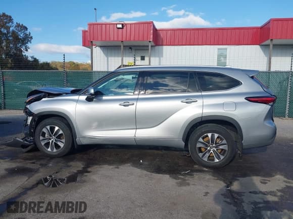 ✅ 2022 Toyota Highlander XLE • VIN: 5TDGZRBH9NS219345 • Лот: 43576999. Опубликован ранее на IAAI с пробегом 44 731 миль. Бесплатный доступ к архиву аукционных продаж из США и подробный отчёт об истории автомобиля на DreamBid. Изображение 14.