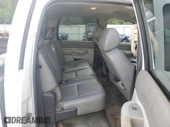 2008 Chevrolet Silverado 3500HD SRW LTZ с VIN 1GCHC33648F123255, выставлен на аукционе Copart как лот 67056365 с пробегом 301 426 миль миль и Списание • Salvage title. История ставок и продаж доступна на DreamBid. Изображение 10.