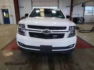 ✅ 2019 Chevrolet Suburban LT • VIN: 1GNSKHKC1KR212629 • Lot: 79246744. Wystawiony na Copart z przebiegiem 82 974 mil. Bezpłatny archiwum sprzedaży aukcyjnych z USA i szczegółowy raport historii pojazdu na DreamBid. Zdjęcie 5.