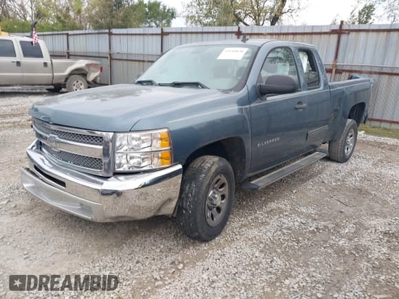 ✅ 2013 Chevrolet Silverado 1500 LS • VIN: 1GCRCREA5DZ272632 • Lot: 43510830. Listed on IAAI with 86,640 mi. Free auction sales archive from the USA and detailed vehicle history report at DreamBid. Image 2.