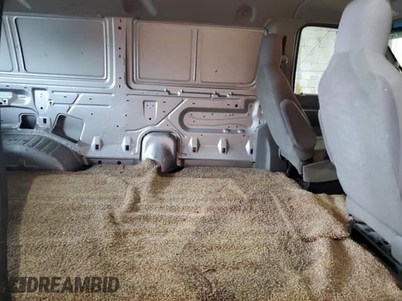 ✅ 2011 Ford Econoline Cargo Commercial • VIN: 1FTNE1EW6BDB02070 • Лот: 58601985. Опубликован ранее на Copart с пробегом 58 381 миль. Бесплатный доступ к архиву аукционных продаж из США и подробный отчёт об истории автомобиля на DreamBid. Изображение 11.