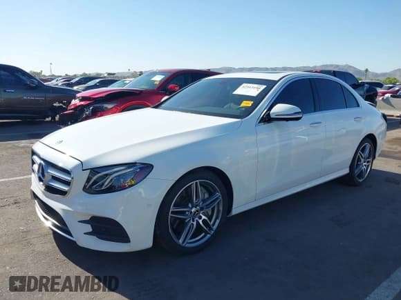 ✅ 2019 Mercedes-Benz E 450 • VIN: WDDZF6JB1KA516122 • Lot: 42513190. Wystawiony na IAAI z przebiegiem 72 680 mil. Bezpłatny archiwum sprzedaży aukcyjnych z USA i szczegółowy raport historii pojazdu na DreamBid. Zdjęcie 17.