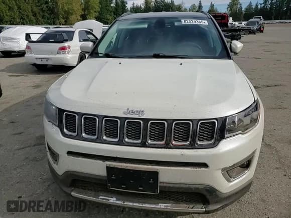 ✅ 2018 Jeep Compass Limited • VIN: 3C4NJDCB8JT373024 • Лот: 82529385. Опубликован ранее на Copart с пробегом Не указан. Бесплатный доступ к архиву аукционных продаж из США и подробный отчёт об истории автомобиля на DreamBid. Изображение 14.