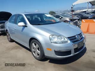 ✅ 2008 Volkswagen Jetta SE • VIN: 3VWRZ71K88M194577 • Lot: 42406890. Wystawiony na IAAI z przebiegiem 114 792 mil. Bezpłatny archiwum sprzedaży aukcyjnych z USA i szczegółowy raport historii pojazdu na DreamBid. Zdjęcie 1.