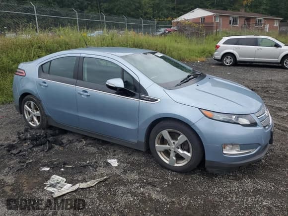 ✅ 2013 Chevrolet Volt • VIN: 1G1RA6E45DU122105 • Lot: 72948234. Wystawiony na Copart z przebiegiem 56 628 mil. Bezpłatny archiwum sprzedaży aukcyjnych z USA i szczegółowy raport historii pojazdu na DreamBid. Zdjęcie 4.