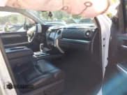 ✅ 2016 Toyota Tundra 1794 Edition • VIN: 5TFAW5F15GX544480 • Lot: 43387523. Wystawiony na IAAI z przebiegiem 111 577 mil. Bezpłatny archiwum sprzedaży aukcyjnych z USA i szczegółowy raport historii pojazdu na DreamBid. Zdjęcie 5.