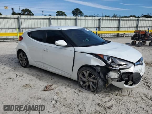 ✅ 2017 Hyundai Veloster Value Edition • VIN: KMHTC6AD1HU312577 • Lot: 42742185. Wystawiony na Copart z przebiegiem 54 370 mil. Bezpłatny archiwum sprzedaży aukcyjnych z USA i szczegółowy raport historii pojazdu na DreamBid. Zdjęcie 4.
