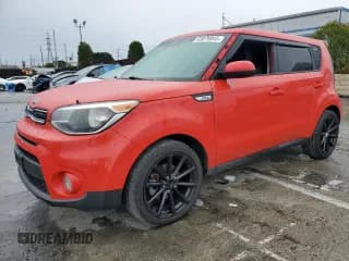 ✅ 2018 Kia Soul + • VIN: KNDJP3A58J7559395 • Lot: 93876845. Wystawiony na Copart z przebiegiem 115 406 mil. Bezpłatny archiwum sprzedaży aukcyjnych z USA i szczegółowy raport historii pojazdu na DreamBid. Zdjęcie 1.