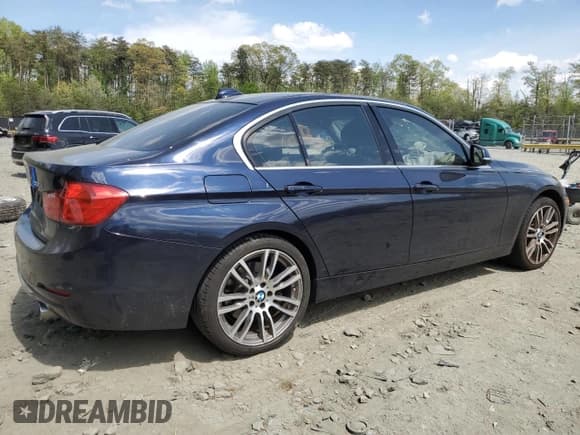 ✅ 2015 BMW 3 Series 335i • VIN: WBA3A9G5XFNS66411 • Lot: 54158925. Wystawiony na Copart z przebiegiem 72 263 mil. Bezpłatny archiwum sprzedaży aukcyjnych z USA i szczegółowy raport historii pojazdu na DreamBid. Zdjęcie 3.