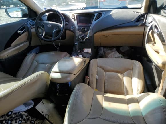 ✅ 2012 Hyundai Azera • VIN: KMHFH4JG0CA161867 • Лот: 86928654. Опубликован ранее на Copart с пробегом 243 946 миль. Бесплатный доступ к архиву аукционных продаж из США и подробный отчёт об истории автомобиля на DreamBid. Изображение 8.
