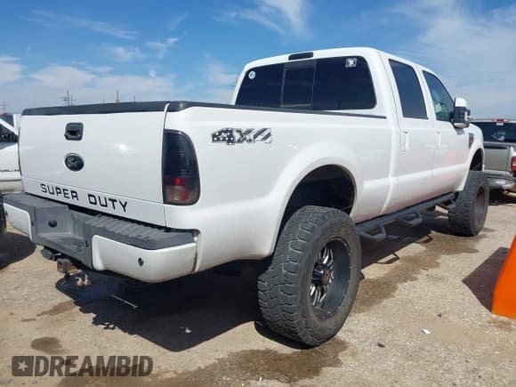✅ 2010 Ford F-250 XL • VIN: 1FTSW2BR6AEA79855 • Lot: 43212065. Wystawiony na IAAI z przebiegiem 269 026 mil. Bezpłatny archiwum sprzedaży aukcyjnych z USA i szczegółowy raport historii pojazdu na DreamBid. Zdjęcie 4.