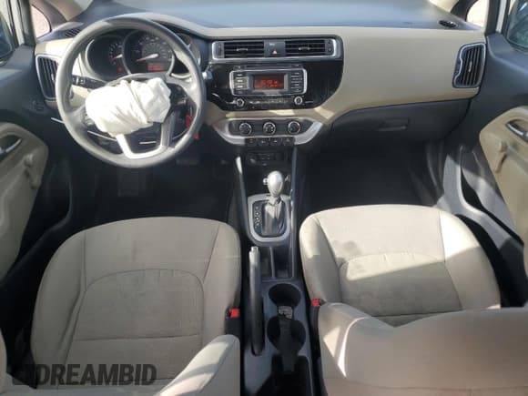 ✅ 2017 Kia Rio LX • VIN: KNADM4A32H6008094 • Лот: 91078035. Опубликован ранее на Copart с пробегом 158 939 миль. Бесплатный доступ к архиву аукционных продаж из США и подробный отчёт об истории автомобиля на DreamBid. Изображение 8.