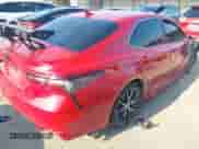 2022 Toyota Camry SE z VIN 4T1G11AK7NU036054, wystawiony jako IAAI lot #43036833 z przebiegiem 106 915 mil mil oraz . Historia ofert i sprzedaży dostępna na DreamBid. Obrazek 4.