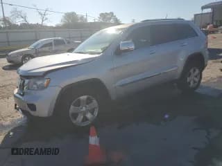 ✅ 2013 Jeep Grand Cherokee Limited • VIN: 1C4RJEBG1DC577605 • Lot: 86889975. Listed on Copart with 124,147 mi. Free auction sales archive from the USA and detailed vehicle history report at DreamBid. Image 1.