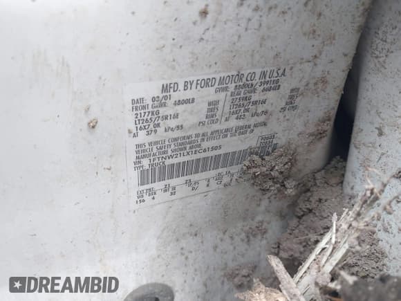 ✅ 2001 Ford F-250 XL • VIN: 1FTNW21LX1EC61505 • Lot: 43008611. Wystawiony na IAAI z przebiegiem 252 197 mil. Bezpłatny archiwum sprzedaży aukcyjnych z USA i szczegółowy raport historii pojazdu na DreamBid. Zdjęcie 9.