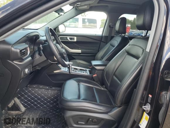 ✅ 2021 Ford Explorer XLT • VIN: 1FMSK8DH3MGB56656 • Lot: 56699525. Wystawiony na Copart z przebiegiem 45 462 mil. Bezpłatny archiwum sprzedaży aukcyjnych z USA i szczegółowy raport historii pojazdu na DreamBid. Zdjęcie 7.