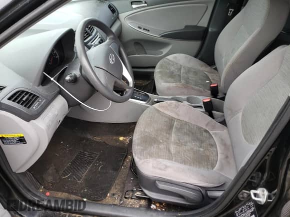 2017 Hyundai Accent SE с VIN KMHCT4AE5HU360998, выставлен на аукционе Copart как лот 70888682 с пробегом 105 010 миль миль и . История ставок и продаж доступна на DreamBid. Изображение 7.