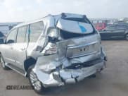 ✅ 2018 Lexus GX 460 Premium • VIN: JTJBM7FX8J5204251 • Lot: 43739027. Wystawiony na IAAI z przebiegiem 105 685 mil. Bezpłatny archiwum sprzedaży aukcyjnych z USA i szczegółowy raport historii pojazdu na DreamBid. Zdjęcie 6.