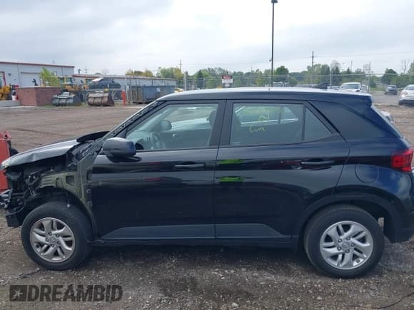 ✅ 2022 Hyundai Venue SE • VIN: KMHRB8A30NU132020 • Lot: 40459056. Listed on IAAI with 35,246 mi. Free auction sales archive from the USA and detailed vehicle history report at DreamBid. Image 15.
