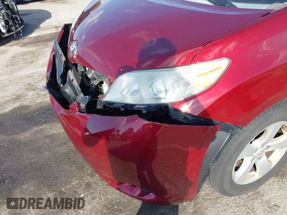 ✅ 2014 Toyota Sienna LE • VIN: 5TDKK3DC0ES414683 • Lot: 43707898. Listed on IAAI with 112,609 mi. Free auction sales archive from the USA and detailed vehicle history report at DreamBid. Image 19.