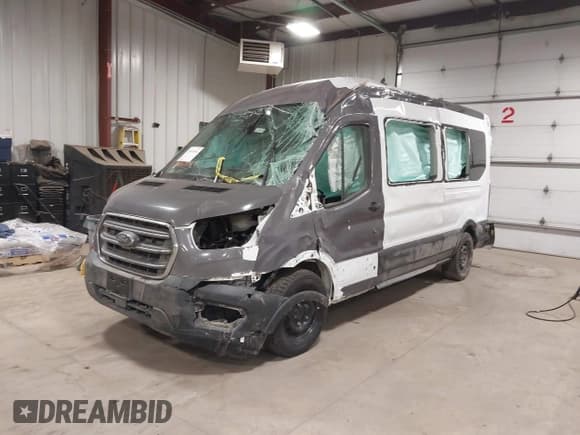 ✅ 2020 Ford Transit Passenger XL • VIN: 1FBAX2C8XLKB51891 • Lot: 38819554. Wystawiony na IAAI z przebiegiem Nie podano. Bezpłatny archiwum sprzedaży aukcyjnych z USA i szczegółowy raport historii pojazdu na DreamBid. Zdjęcie 2.