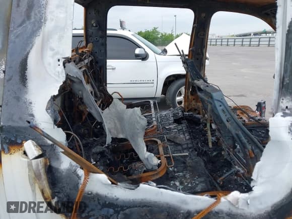 ✅ 2020 Chevrolet Silverado 1500 LT • VIN: 3GCUYDED4LG169905 • Lot: 42394223. Listed on IAAI with Not provided. Free auction sales archive from the USA and detailed vehicle history report at DreamBid. Image 8.