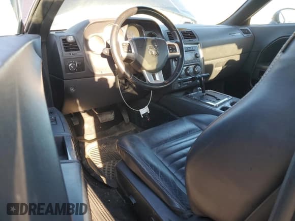 ✅ 2013 Dodge Challenger SXT • VIN: 2C3CDYAG2DH635755 • Лот: 85293545. Опубликован ранее на Copart с пробегом 144 635 миль. Бесплатный доступ к архиву аукционных продаж из США и подробный отчёт об истории автомобиля на DreamBid. Изображение 8.