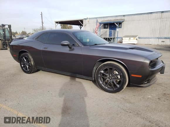 ✅ 2022 Dodge Challenger SXT • VIN: 2C3CDZGGXNH156756 • Lot: 78915354. Wystawiony na Copart z przebiegiem 43 704 mil. Bezpłatny archiwum sprzedaży aukcyjnych z USA i szczegółowy raport historii pojazdu na DreamBid. Zdjęcie 4.