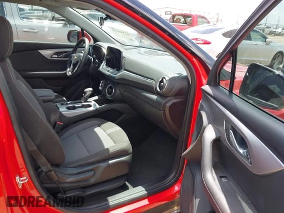 ✅ 2023 Chevrolet Blazer LT • VIN: 3GNKBCR45PS156202 • Lot: 42583840. Listed on IAAI with 43,800 mi. Free auction sales archive from the USA and detailed vehicle history report at DreamBid. Image 5.