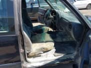 ✅ 2000 Chevrolet S-10 LS • VIN: 1GCCS19W9YK298908 • Лот: 42791003. Опубликован ранее на IAAI с пробегом Не указан. Бесплатный доступ к архиву аукционных продаж из США и подробный отчёт об истории автомобиля на DreamBid. Изображение 5.