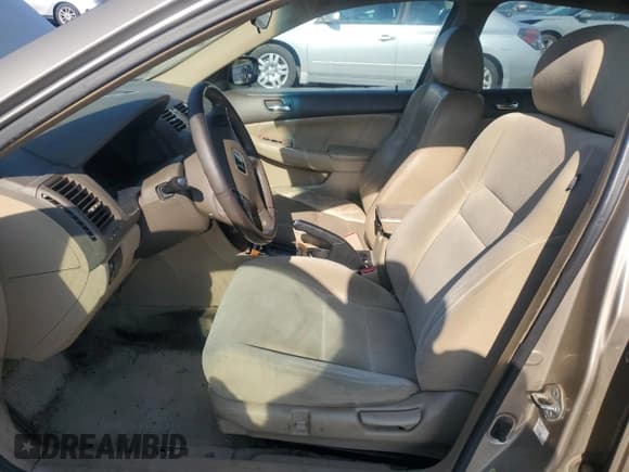 ✅ 2004 Honda Accord EX • VIN: 1HGCM66564A020777 • Лот: 91127215. Опубликован ранее на Copart с пробегом Не указан. Бесплатный доступ к архиву аукционных продаж из США и подробный отчёт об истории автомобиля на DreamBid. Изображение 7.