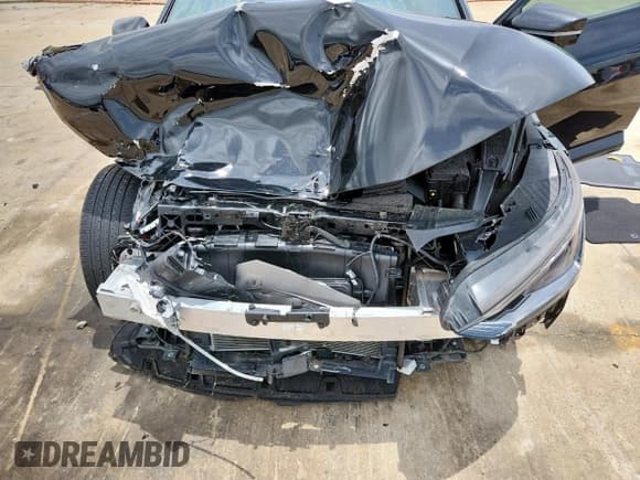 ✅ 2022 Kia EV6 GT-Line • VIN: KNDC44LA9N5052962 • Лот: 60885465. Опубликован ранее на Copart с пробегом 27 532 миль. Бесплатный доступ к архиву аукционных продаж из США и подробный отчёт об истории автомобиля на DreamBid. Изображение 11.